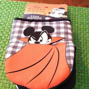 Disney Mickey Mouse 2 pack Oversized Mini Mitts